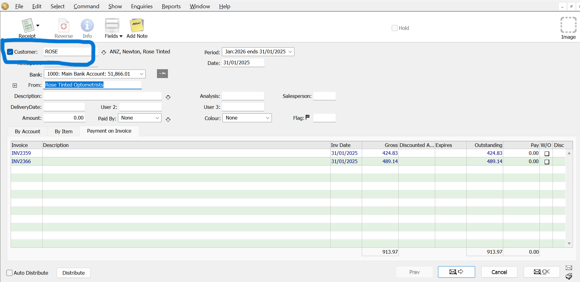 MoneyWorks receipt window with customer selected and outstanding invoices
